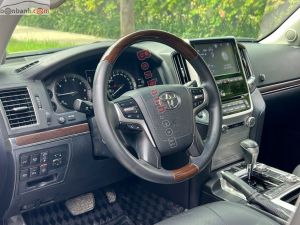 Xe Toyota Land Cruiser 4.6 V8 2019